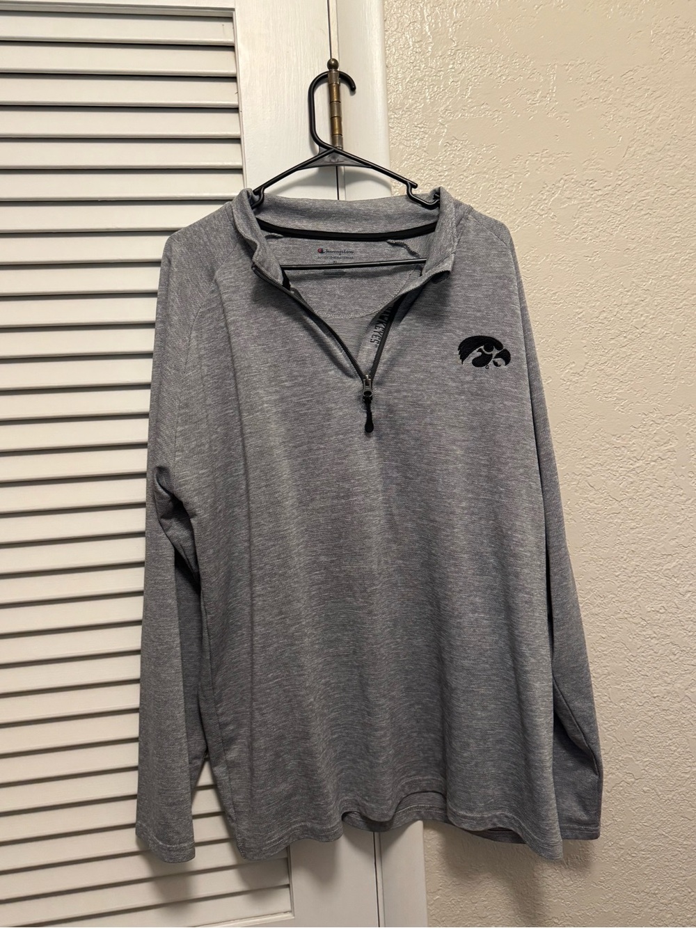 Champion Men’s Heather Gray Quarter-Zip Pullover with Black Iowa Hawkeyes Logo